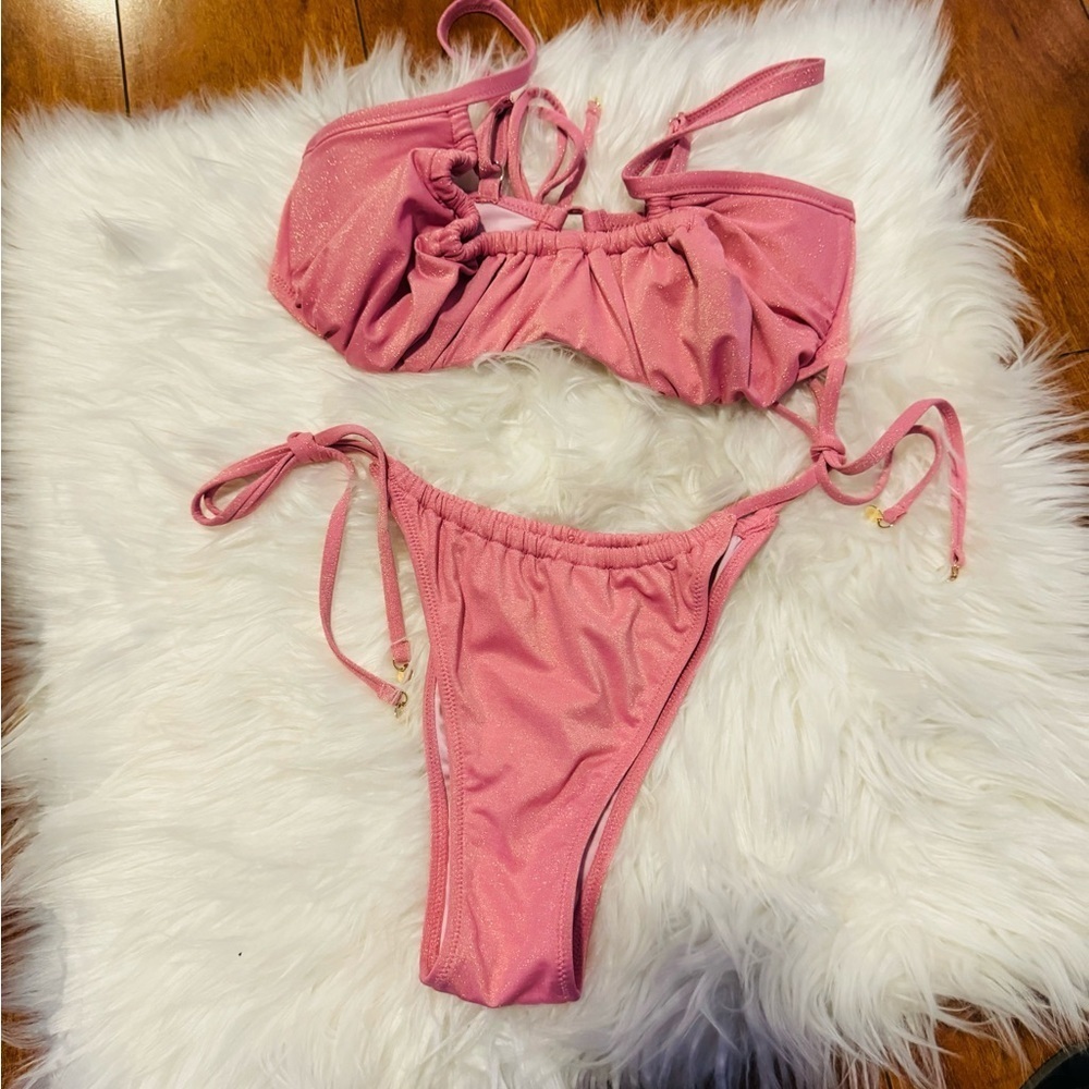 VICTORIA SECRET woman swiming bikini - Picture 2 of 6